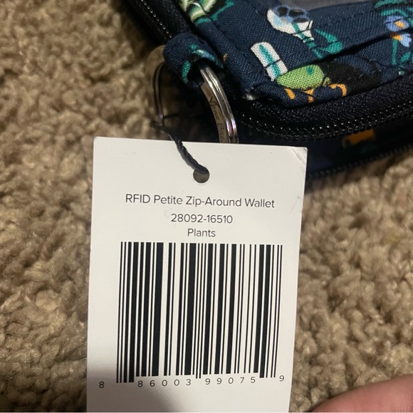 Vera Bradley zip wallet - Picture 5 of 5
